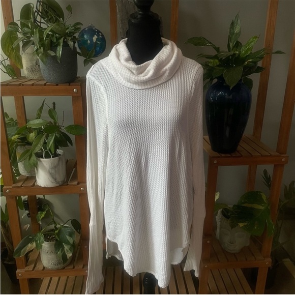 Free People NWT Drippy Thermal White Cowl Neck Tunic - Picture 3 of 10